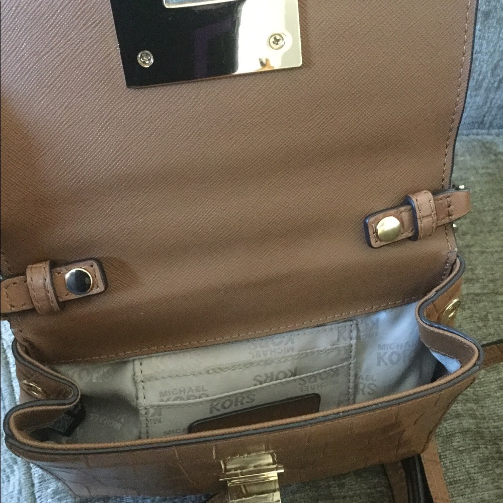 Authentic Michael Kors Crossbody - Picture 3 of 5
